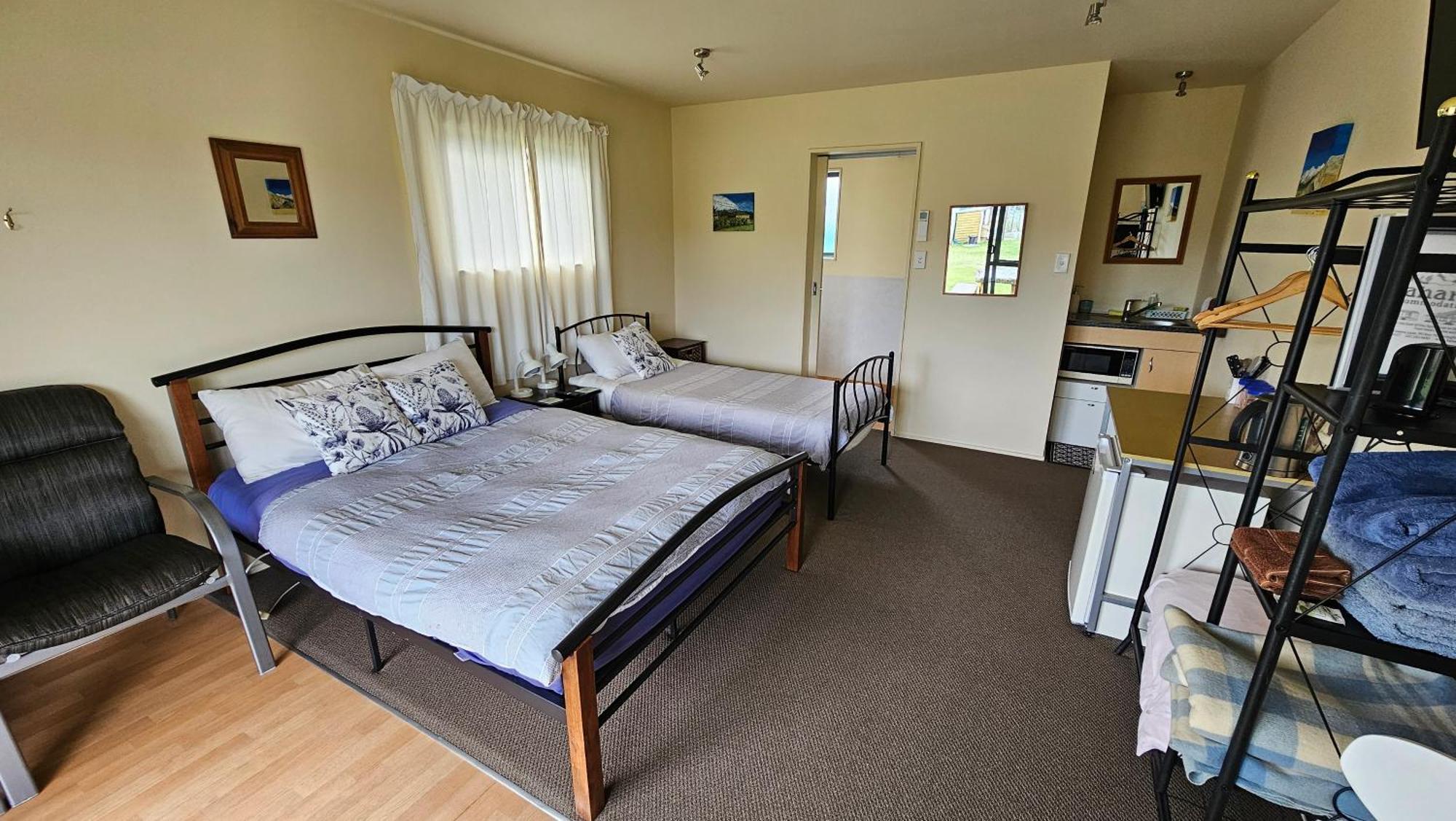 Bahara Accommodation Springfield Bagian luar foto