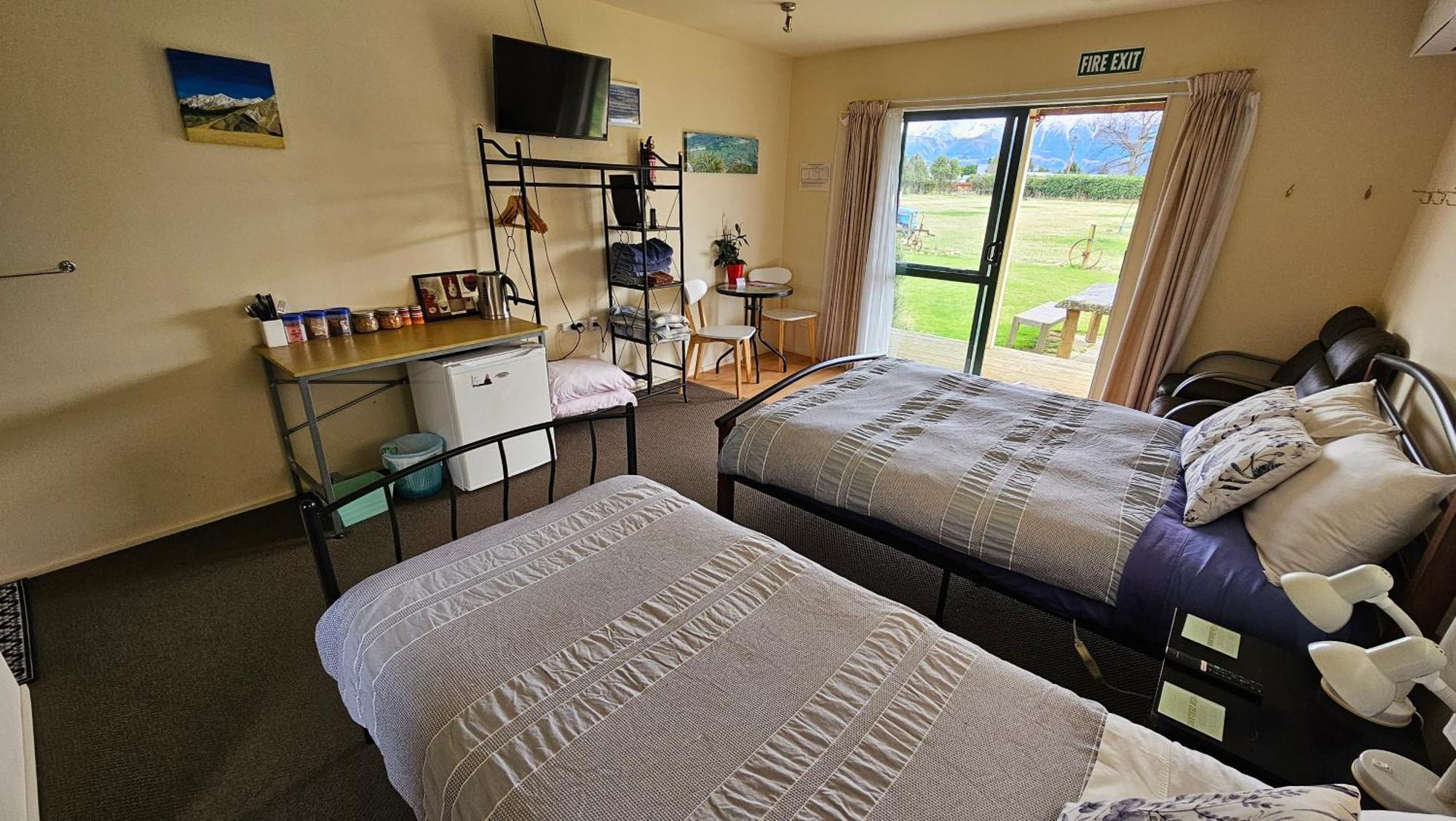 Bahara Accommodation Springfield Bagian luar foto